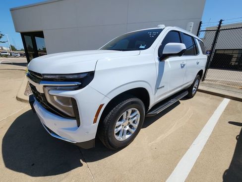 Used 2026 Chevrolet Tahoe LS RWD image 2