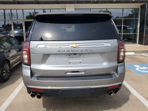 Used 2024 Chevrolet Suburban Premier AWD/4WD image 5