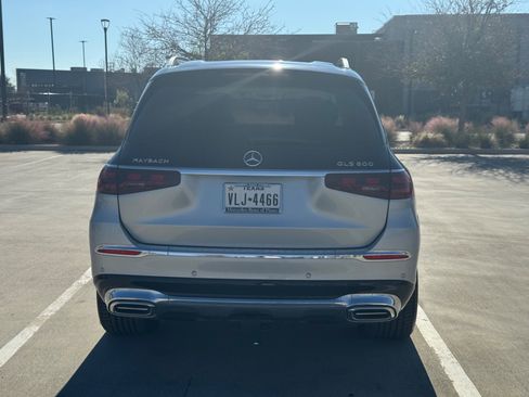 Used 2024 Mercedes-Benz Maybach GLS 600 4MATIC image 8