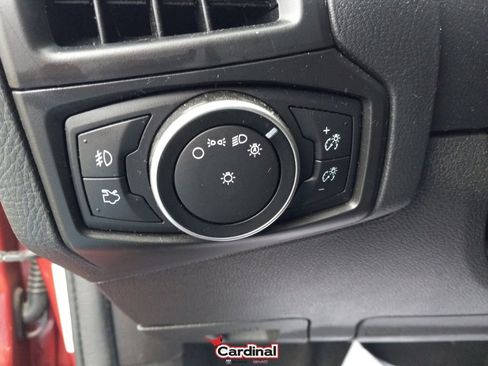 Used 2018 Ford Focus Titanium w/ Titanium Technology Package image 28