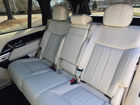 New 2026 Land Rover Range Rover Long Wheelbase SE image 14