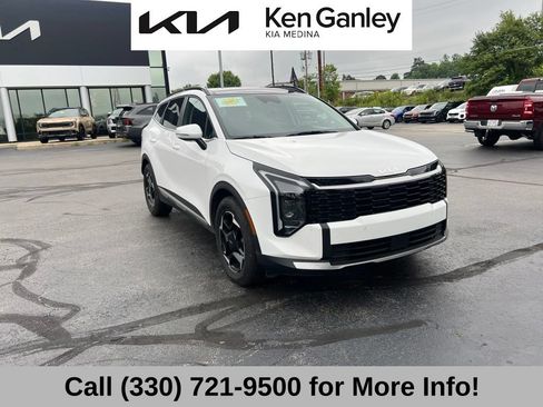 Certified 2026 Kia Sportage EX w/ EX Panorama Roof Package FWD image 6