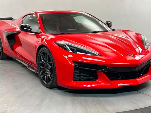 Used 2024 Chevrolet Corvette Z06 w/ Stealth Interior Trim Package RWD image 8
