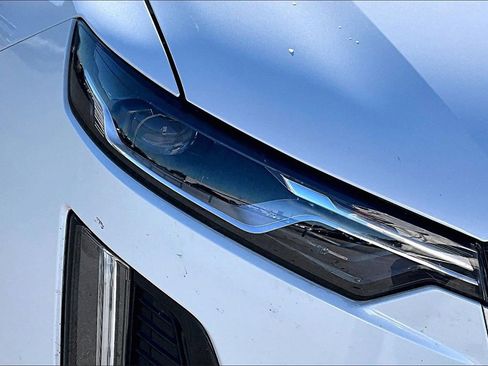 Used 2025 Cadillac XT6 Premium Luxury image 30