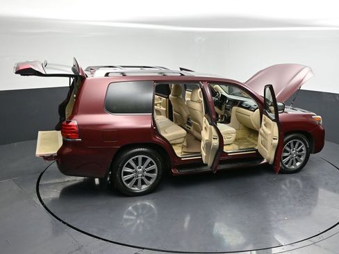 Used 2011 Lexus LX 570 4WD image 39