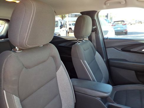 Used 2021 Chevrolet TrailBlazer LT w/ Convenience Package image 12