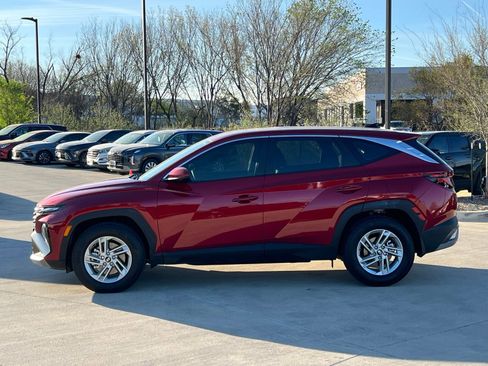 Certified 2025 Hyundai Tucson SE image 6