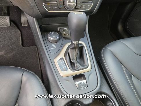 Used 2016 Jeep Cherokee Limited AWD/4WD image 30