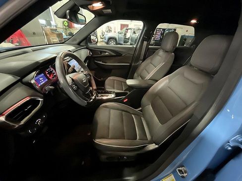 Used 2023 Chevrolet TrailBlazer RS w/ Sun and Liftgate Package image 13