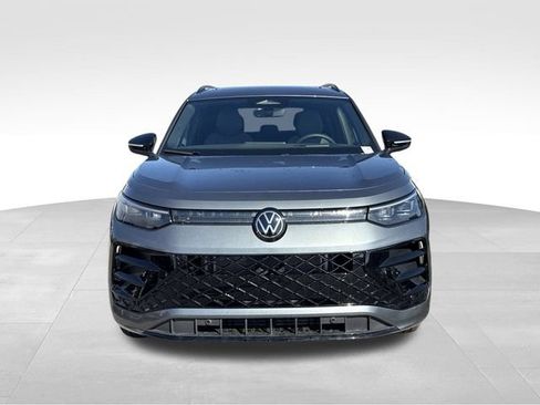 New 2026 Volkswagen Tiguan SE R-Line FWD image 8