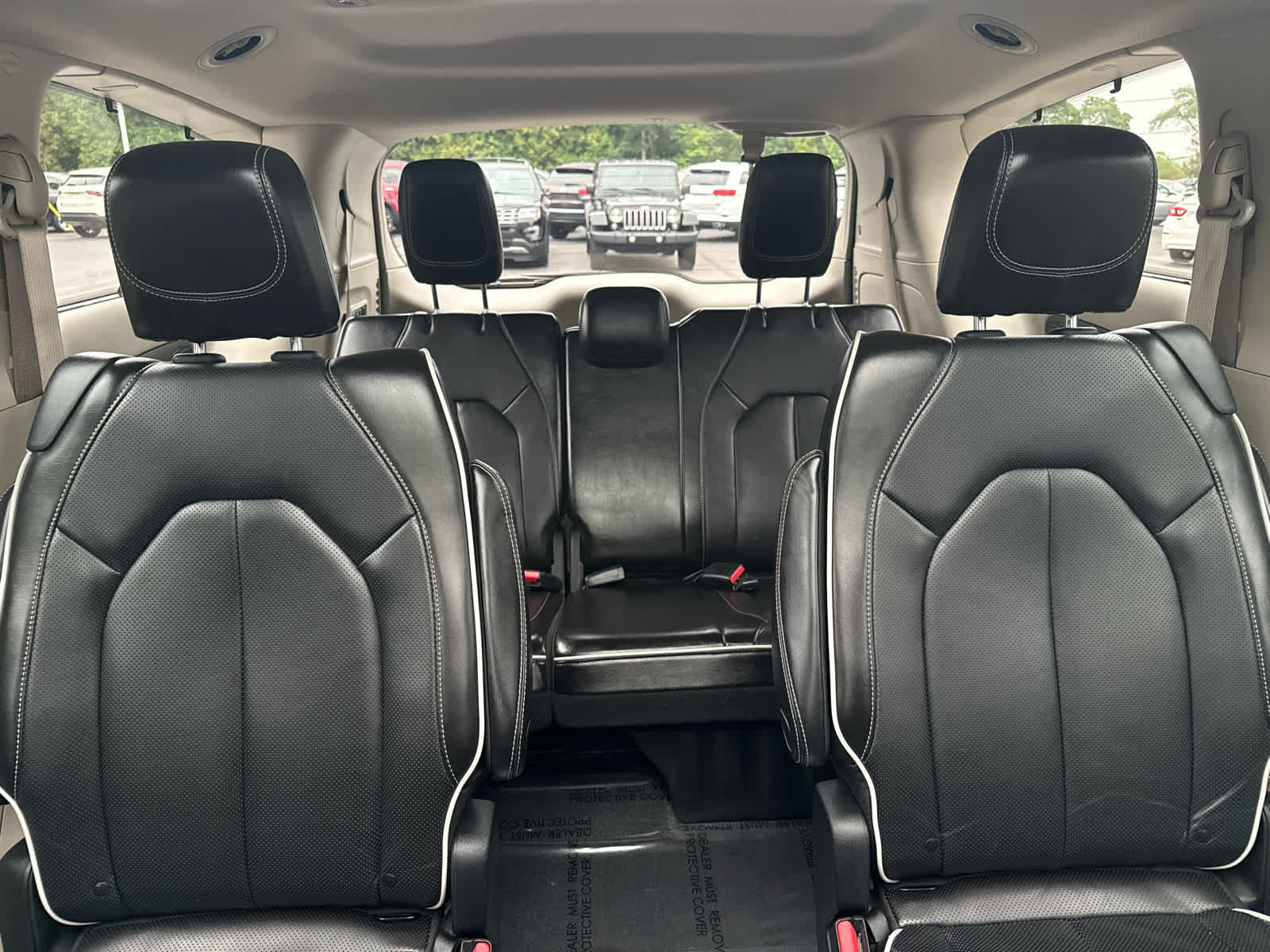 Used 2022 Chrysler Pacifica Limited FWD image 15