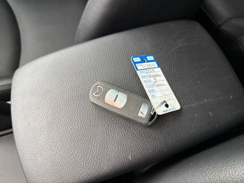 Used 2013 MAZDA MAZDA3 i Grand Touring w/ Tech Pkg image 28