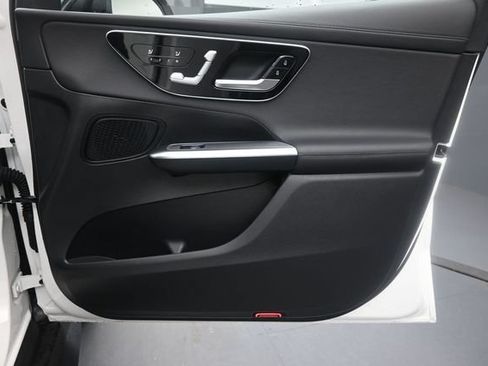 Used 2025 Mercedes-Benz GLC 300 w/ AMG Line image 31