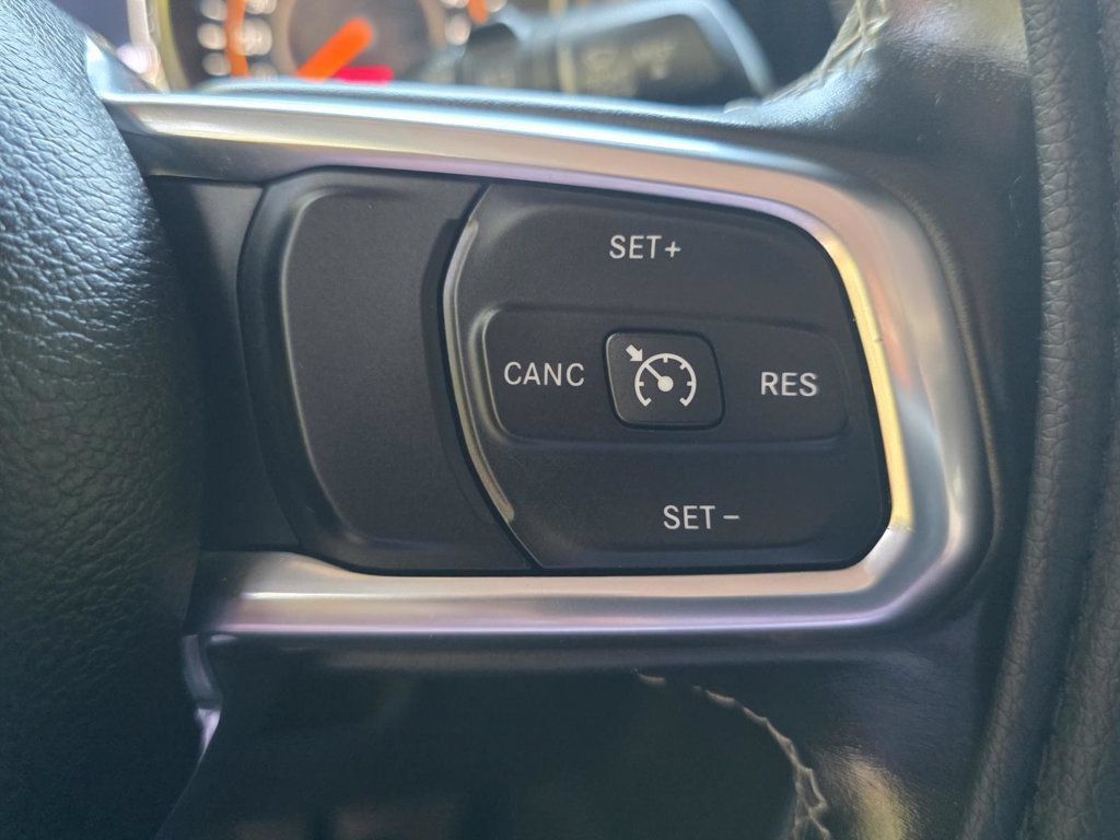 Used 2018 Jeep Wrangler Unlimited Sahara AWD/4WD image 28