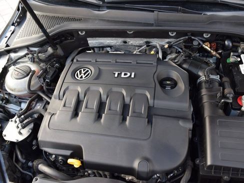 Used 2015 Volkswagen Golf TDI S FWD image 91