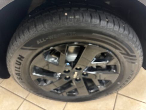 Used 2023 Kia Sorento S AWD/4WD image 41