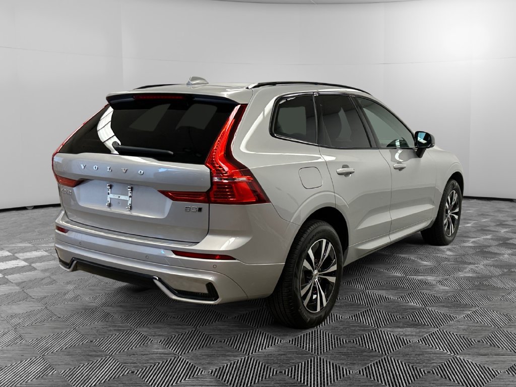 Used 2024 Volvo XC60 B5 Core w/ Climate Package AWD/4WD image 6