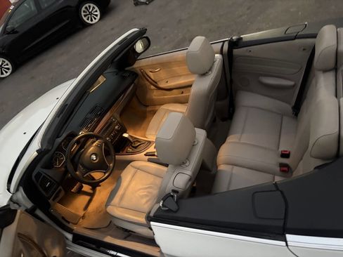 Used 2011 BMW 128i Convertible image 14