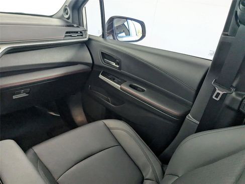 Used 2025 Toyota Sienna XSE image 35