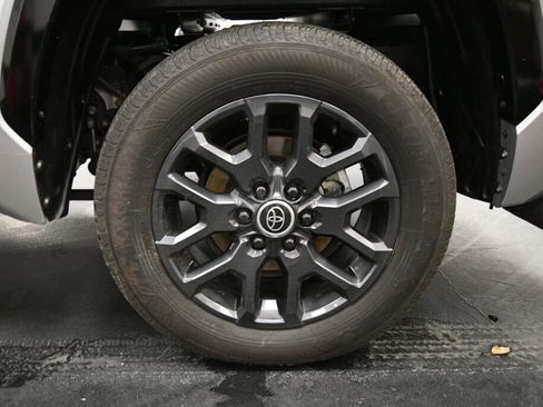 Used 2024 Toyota Tundra Platinum image 31