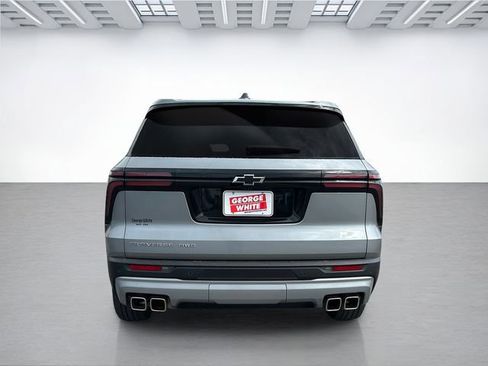 Used 2025 Chevrolet Traverse LT w/ Driver Confidence Package image 5