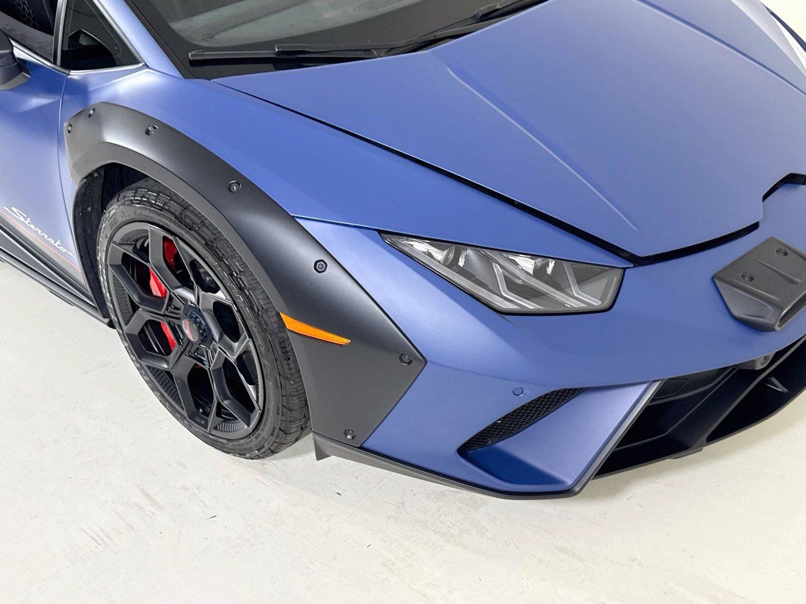 Used 2023 Lamborghini Huracan Sterrato AWD/4WD image 36