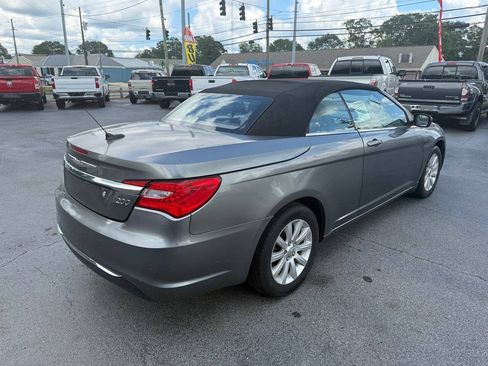 Used 2013 Chrysler 200 Touring FWD image 4