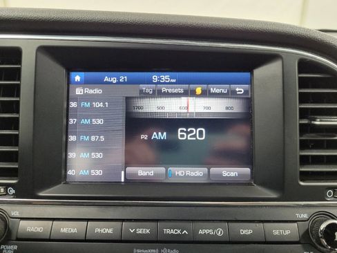 Used 2018 Hyundai Elantra SEL FWD image 25