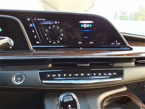 Certified 2023 Cadillac Escalade Premium Luxury Platinum image 18