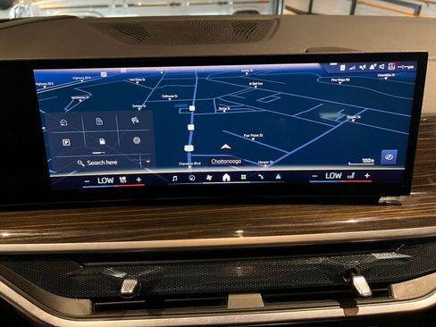Used 2024 BMW X7 xDrive40i w/ M Sport Package AWD/4WD image 19