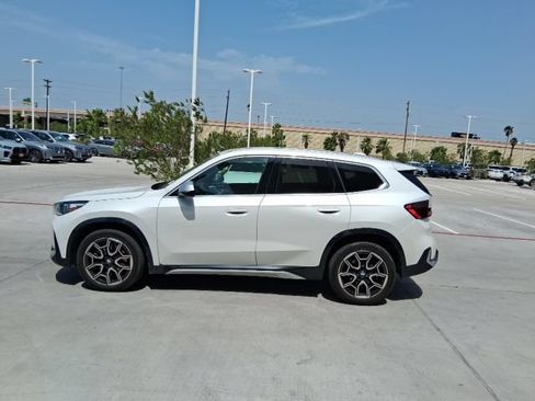 Used 2023 BMW X1 xDrive28i w/ Premium Package AWD/4WD image 3