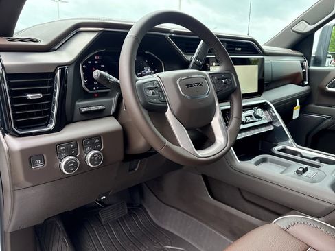 New 2026 GMC Sierra 2500 Denali w/ Denali Reserve Package AWD/4WD image 11