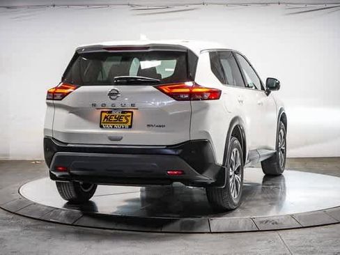 Used 2021 Nissan Rogue SV image 4