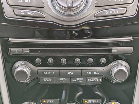 Used 2020 Nissan Pathfinder SV FWD image 27