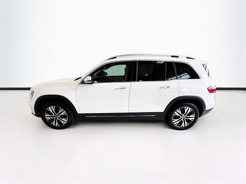 New 2025 Mercedes-Benz GLB 250 4MATIC image 2