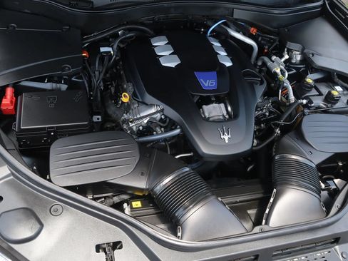 Used 2022 Maserati Levante Modena AWD/4WD image 40