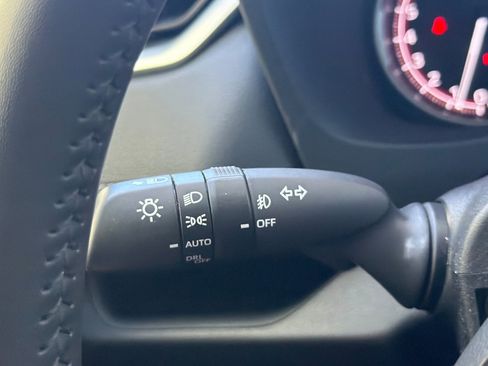 Used 2024 Toyota RAV4 XLE Premium FWD image 31