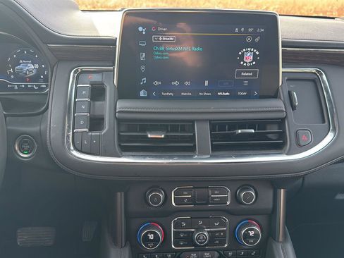 Used 2023 Chevrolet Suburban High Country image 15