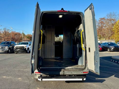 Used 2019 Mercedes-Benz Sprinter 144 image 9