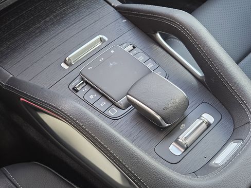 Certified 2025 Mercedes-Benz GLS 450 4MATIC image 20