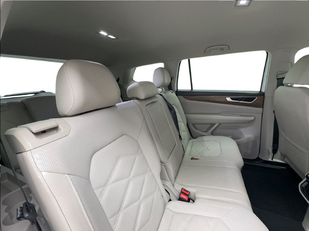 Used 2026 Volkswagen Atlas SE FWD image 32