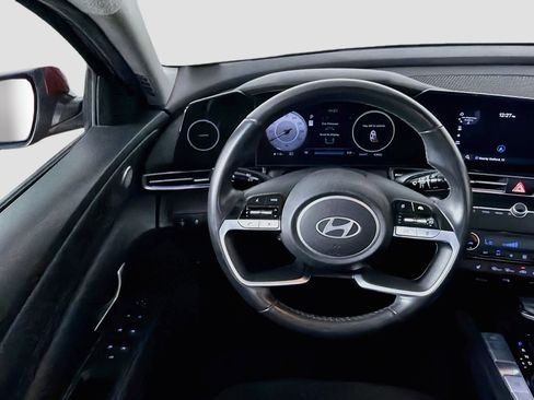 Used 2025 Hyundai Elantra SEL FWD image 18