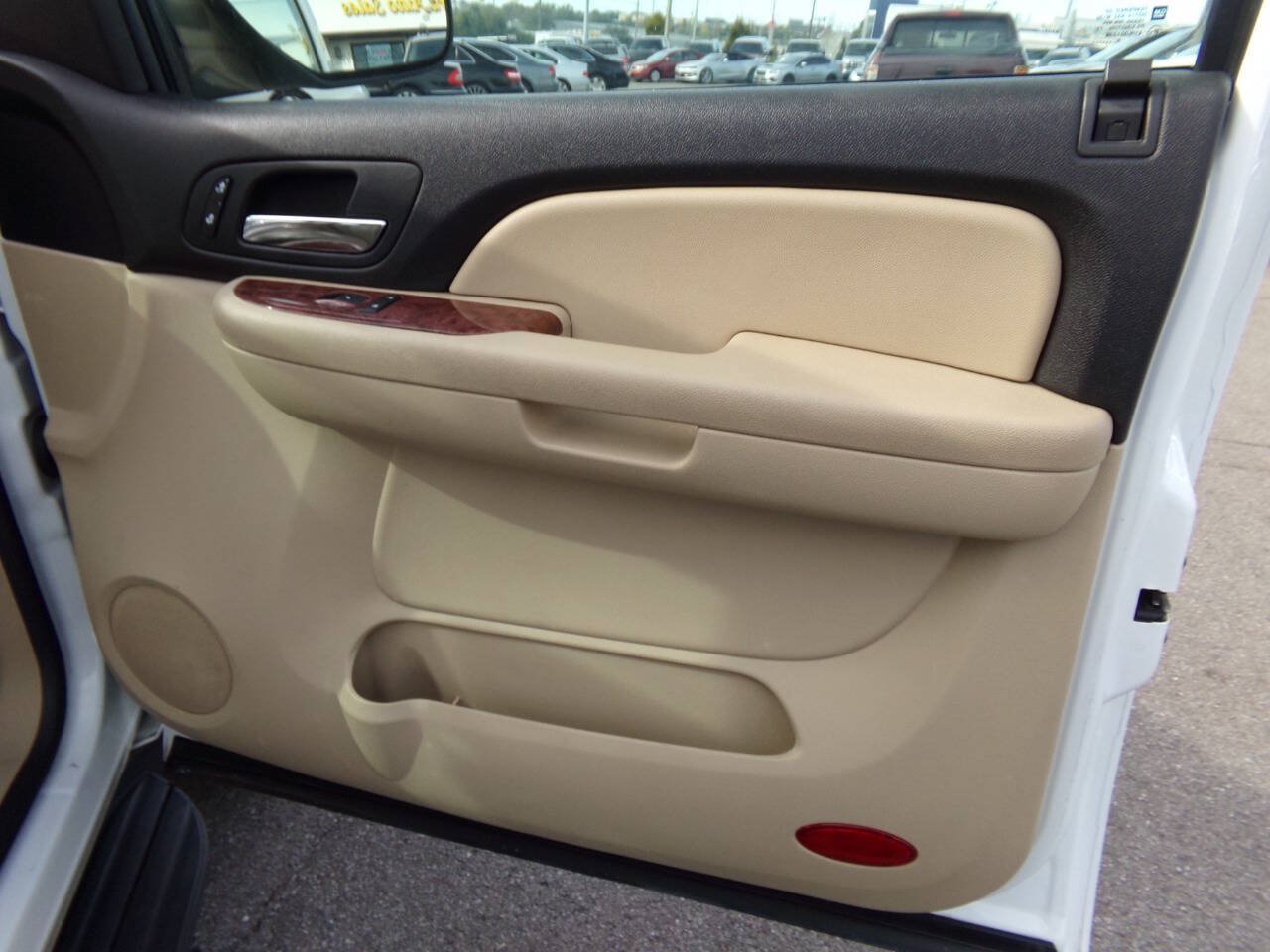 Used 2007 Chevrolet Suburban LTZ w/ LTZ Preferred Equipment Group AWD/4WD image 44