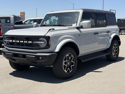 New 2026 Ford Bronco Outer Banks AWD/4WD image 4