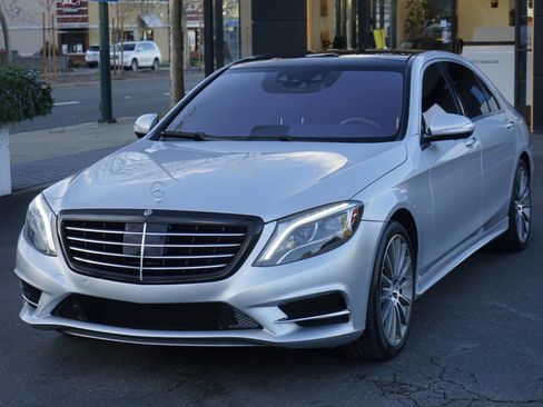 Used 2017 Mercedes-Benz S 550 Sedan image 4