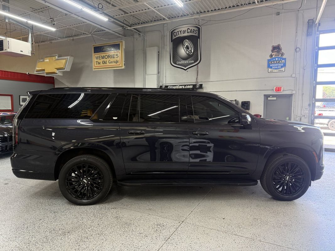 Used 2025 Cadillac Escalade ESV Premium Luxury w/ LPO, Floor Liner Package AWD/4WD image 6