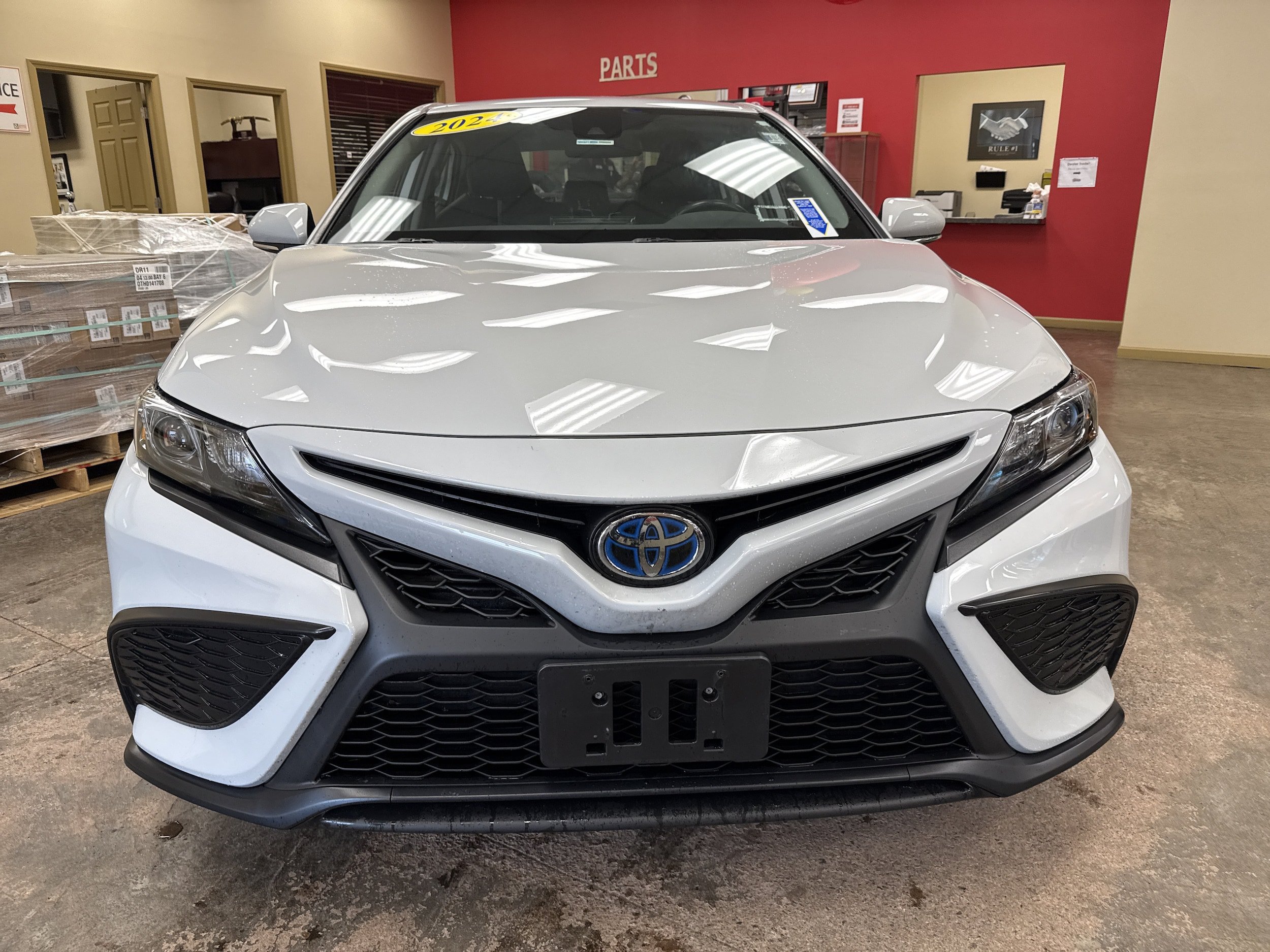 Used 2024 Toyota Camry SE FWD image 2