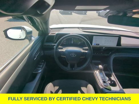 Used 2024 Toyota Crown AWD/4WD image 39
