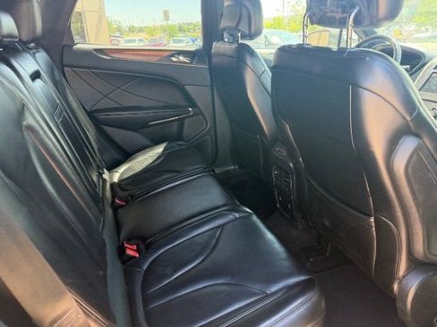 Used 2019 Lincoln MKC Select w/ Select Plus Package AWD/4WD image 11