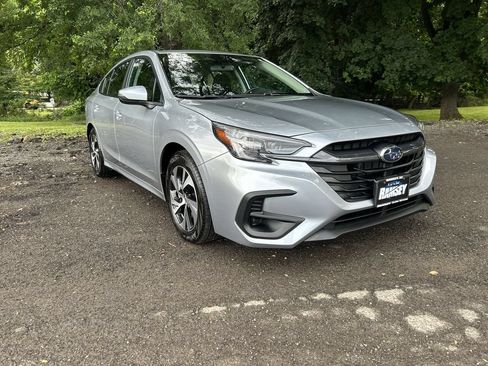 Used 2025 Subaru Legacy Premium AWD/4WD image 2